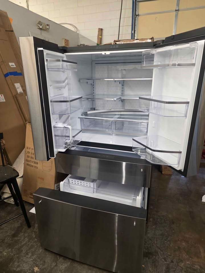 GE Profile 29 cu. ft. 4-Door French Door Refrigerator in Stainless Steel with Dual-Dispense Autofil - Image 10