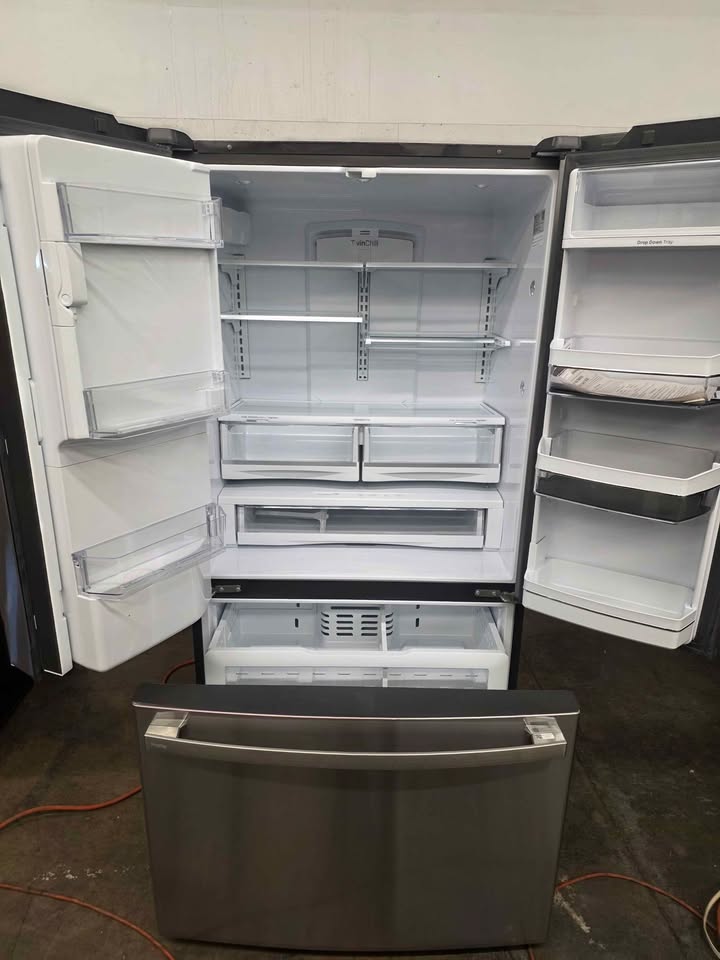 GE Profile 22.1 cu. ft. French Door Refrigerator with Hands-Free Autofill in Stainless Steel, ( CD ) - Image 9