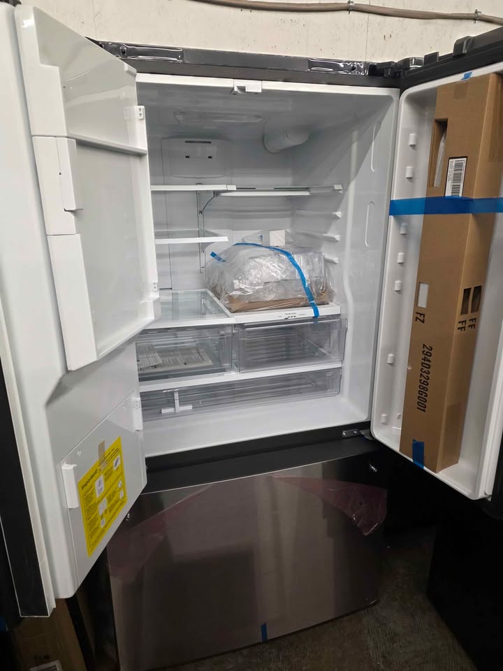 GE 25.6 cu. ft. French Door Refrigerator in Fingerprint Resistant Stainless Steel, ENERGY STAR - Image 8