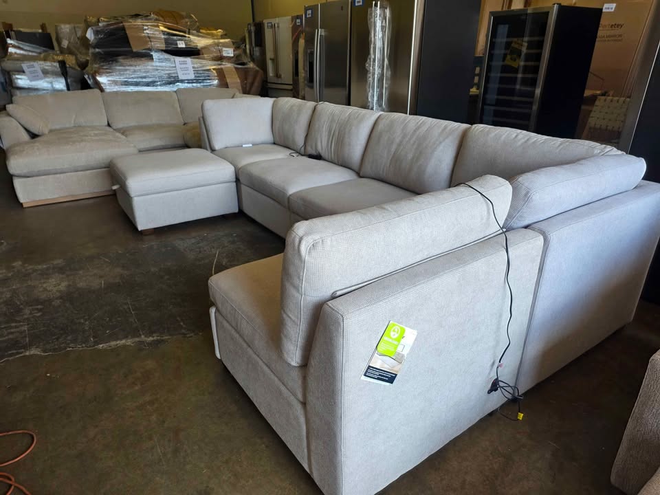 Thomasville Rockford 6-piece Fabric Modular Sectional - Image 8