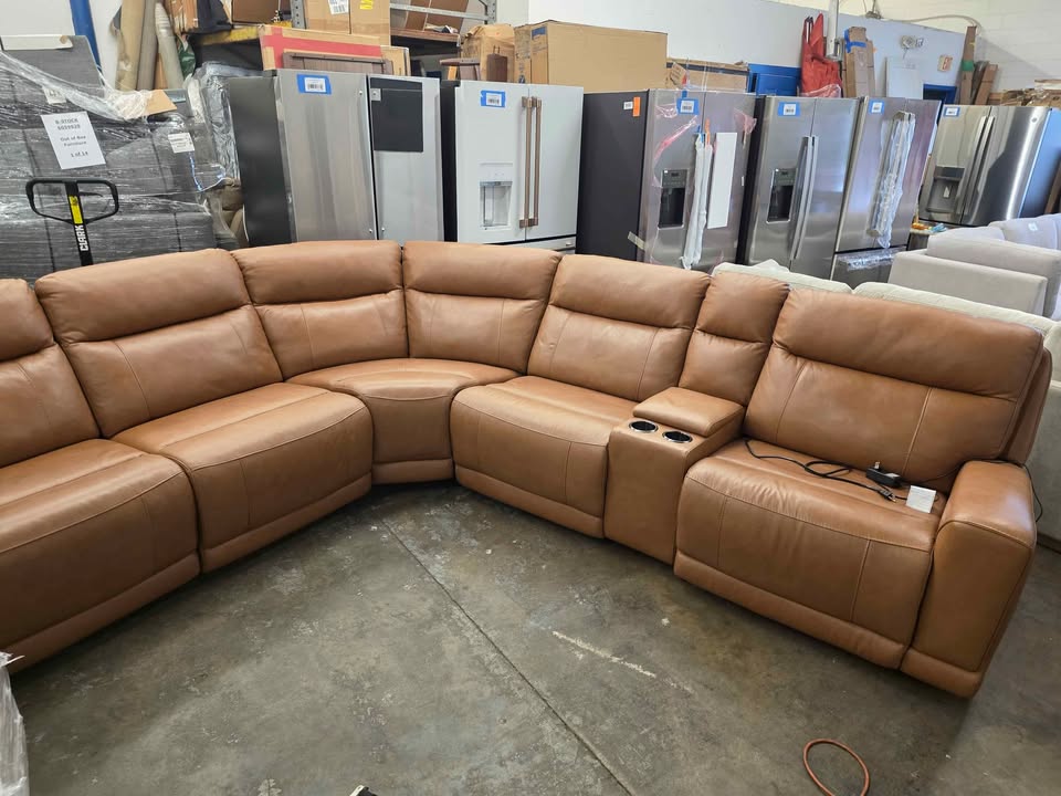 Lauretta 6-piece Leather Power Reclining Sectional with Power Headrests - Image 7