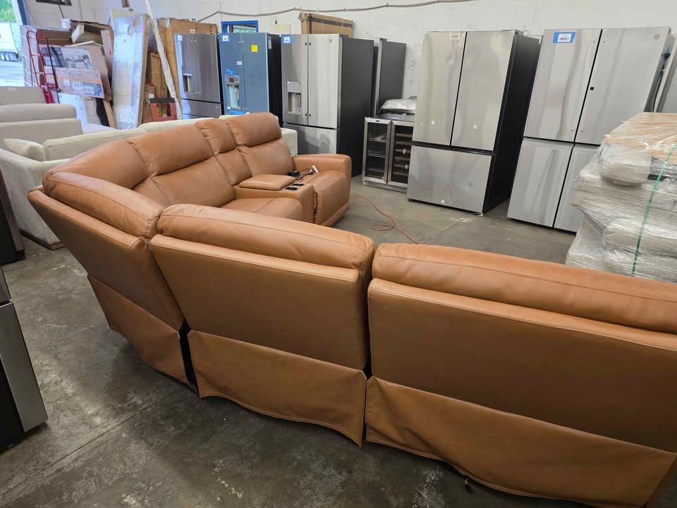 Lauretta 6-piece Leather Power Reclining Sectional with Power Headrests - Image 9