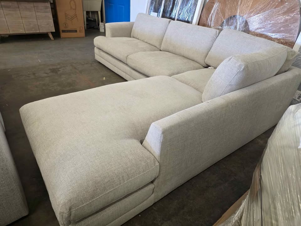 Derry Fabric Sectional - Image 5
