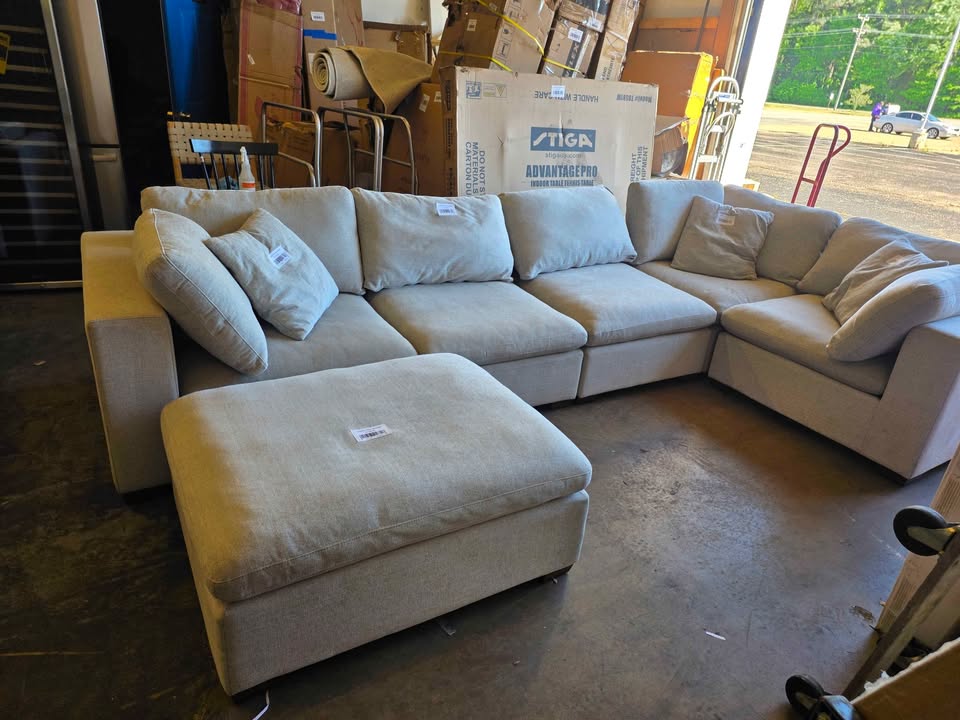 Thomasville Lowell 6-piece Modular Sectional - Image 6