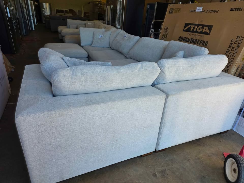 Thomasville Lowell 6-piece Modular Sectional - Image 7