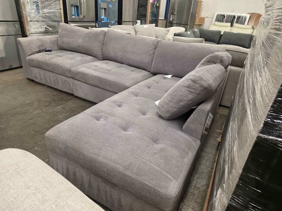 Thomasville Miles Fabric Sectional with Power Footrest - Image 9