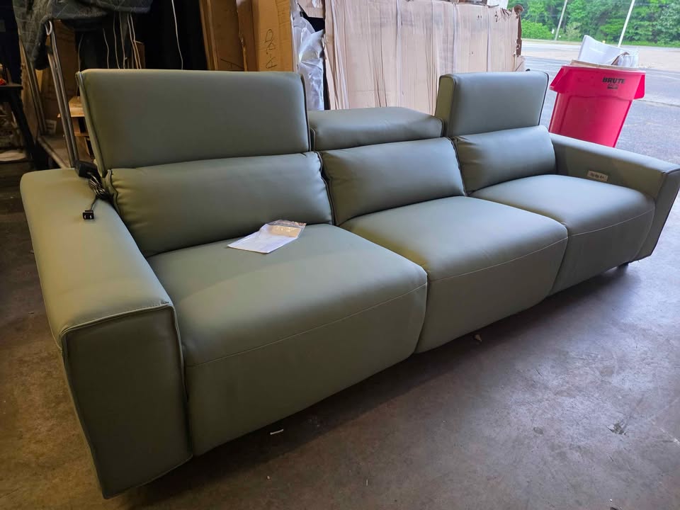POVISON SMART Barrett-Power Reclining Sofa ( Dark Green ) Retails $2500.00 - Image 7