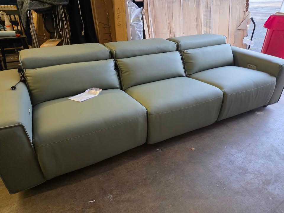 POVISON SMART Barrett-Power Reclining Sofa ( Dark Green ) Retails $2500.00 - Image 9