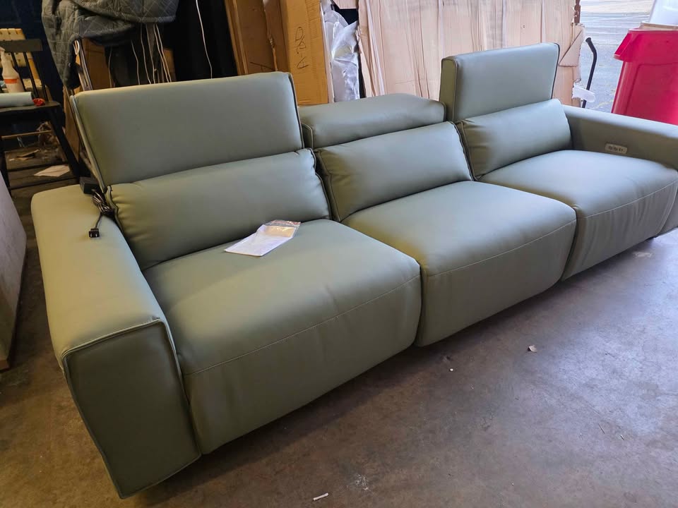 POVISON SMART Barrett-Power Reclining Sofa ( Dark Green ) Retails $2500.00 - Image 10
