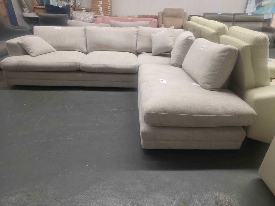 Derry Fabric Sectional - Image 6
