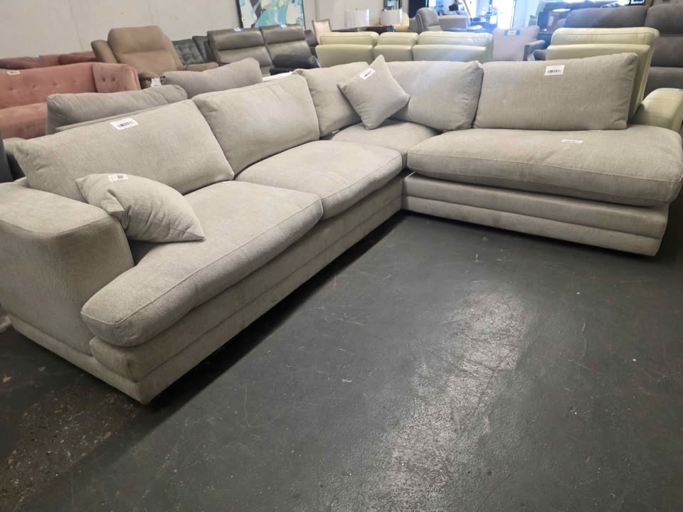 Derry Fabric Sectional - Image 9