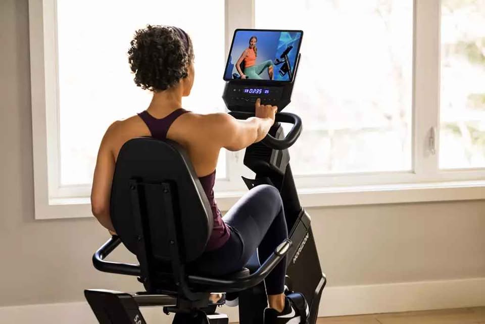 Horizon Fitness 5.0R Recumbent Exercise Bike - Image 6