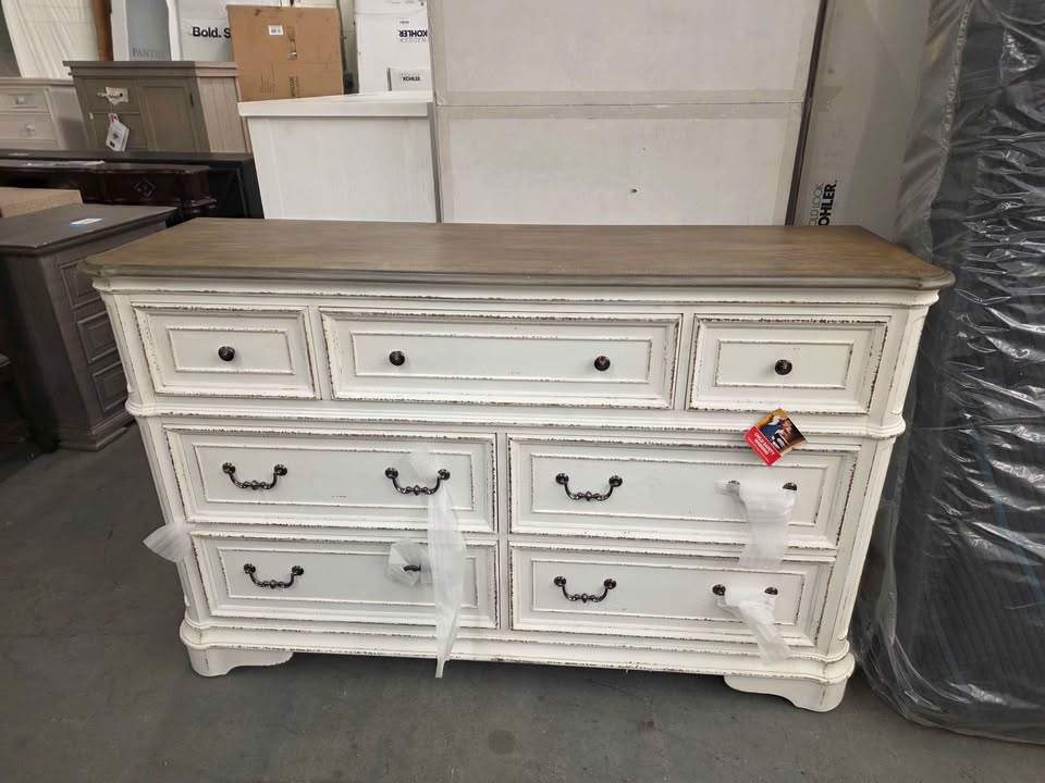 Liberty Furniture Bedroom 7 Drawer Dresser 244-BR31 - Image 7