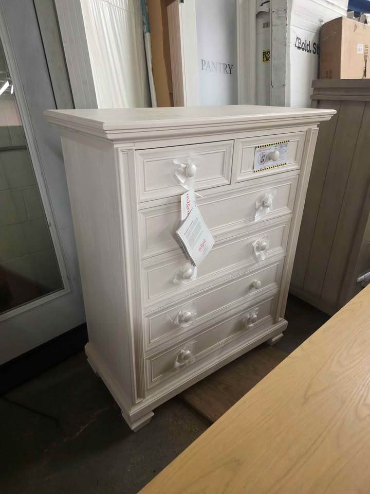 Liberty Furniture Cottage View 6-Drawer Chest - Image 4