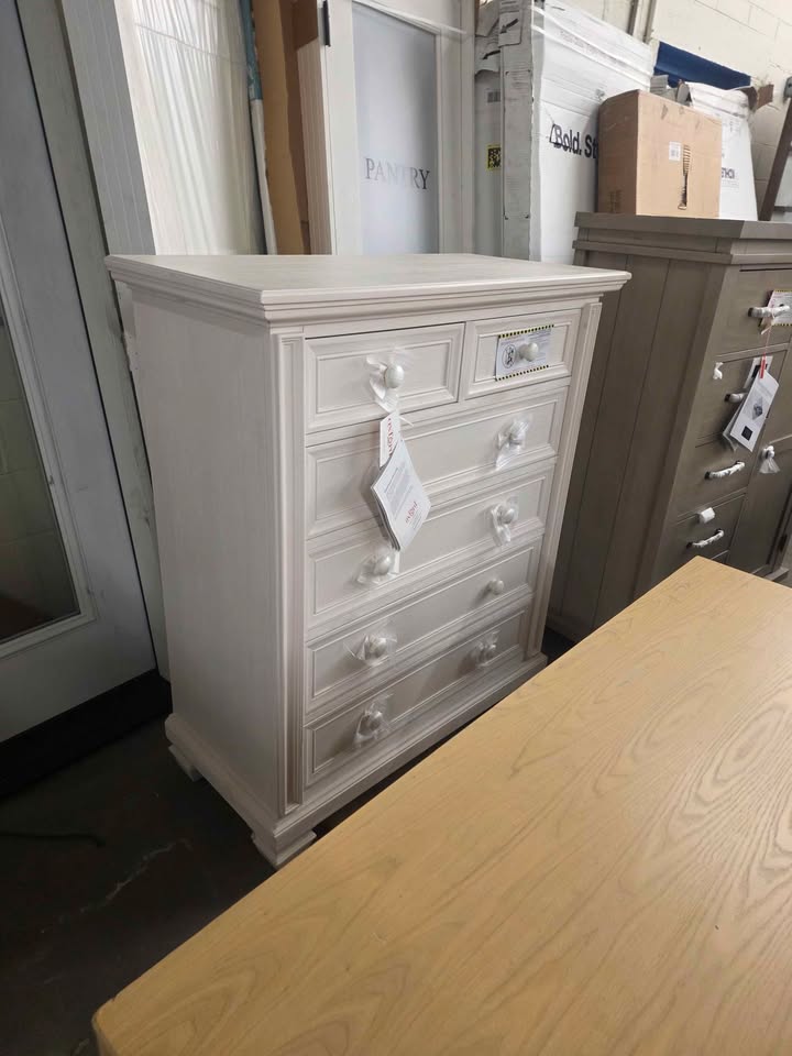 Liberty Furniture Cottage View 6-Drawer Chest - Image 8