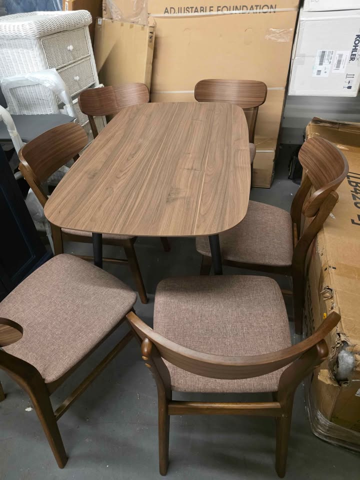 Dortch Walnut 7-piece Dining Room Set - Image 9