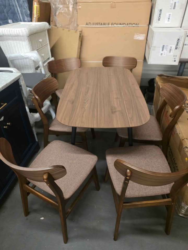 Dortch Walnut 7-piece Dining Room Set - Image 10