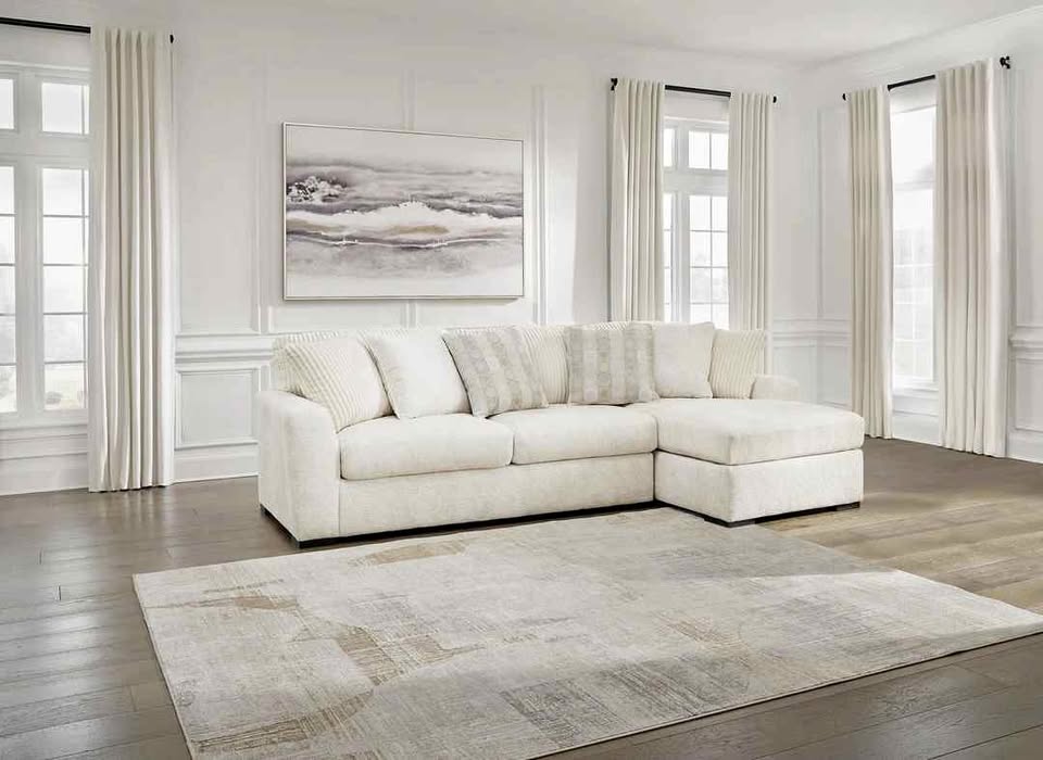 Chessington 2-Piece Sectional with Chaise ( Ivory )
