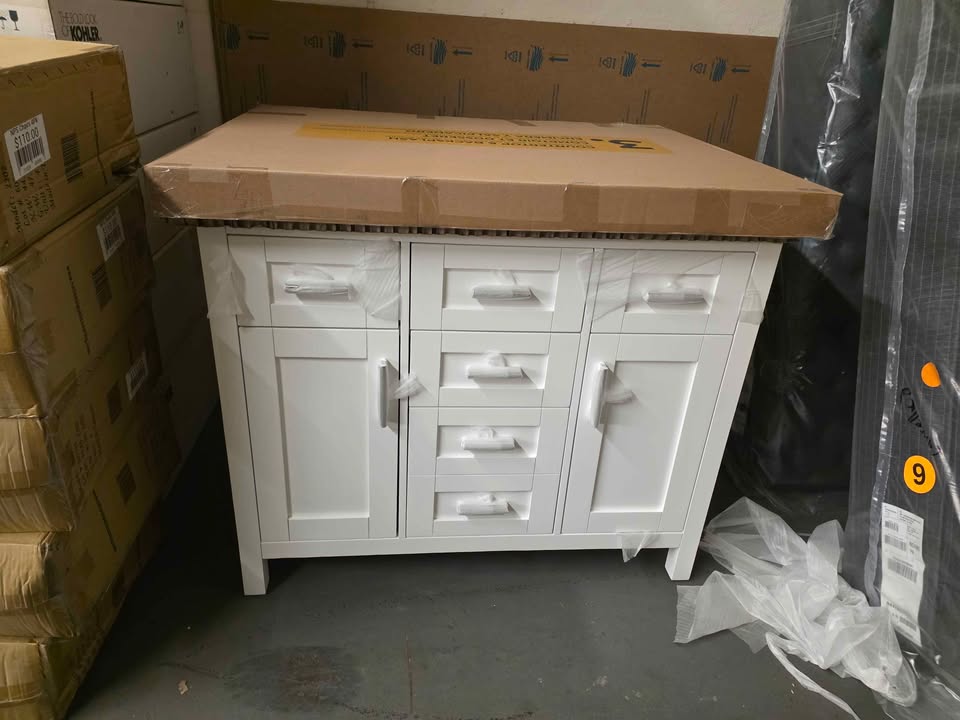 OVE Decors 42" Lakeview Bath Vanity in White - Image 7