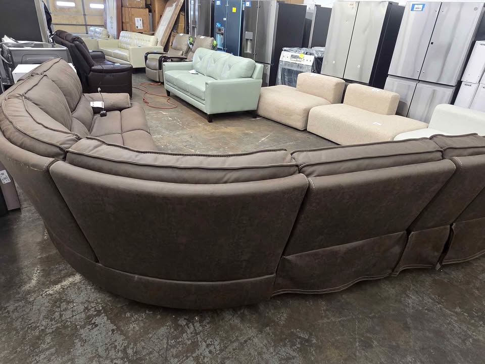 Brower Fabric Power Reclining Sectional with Power Headrests - Image 9