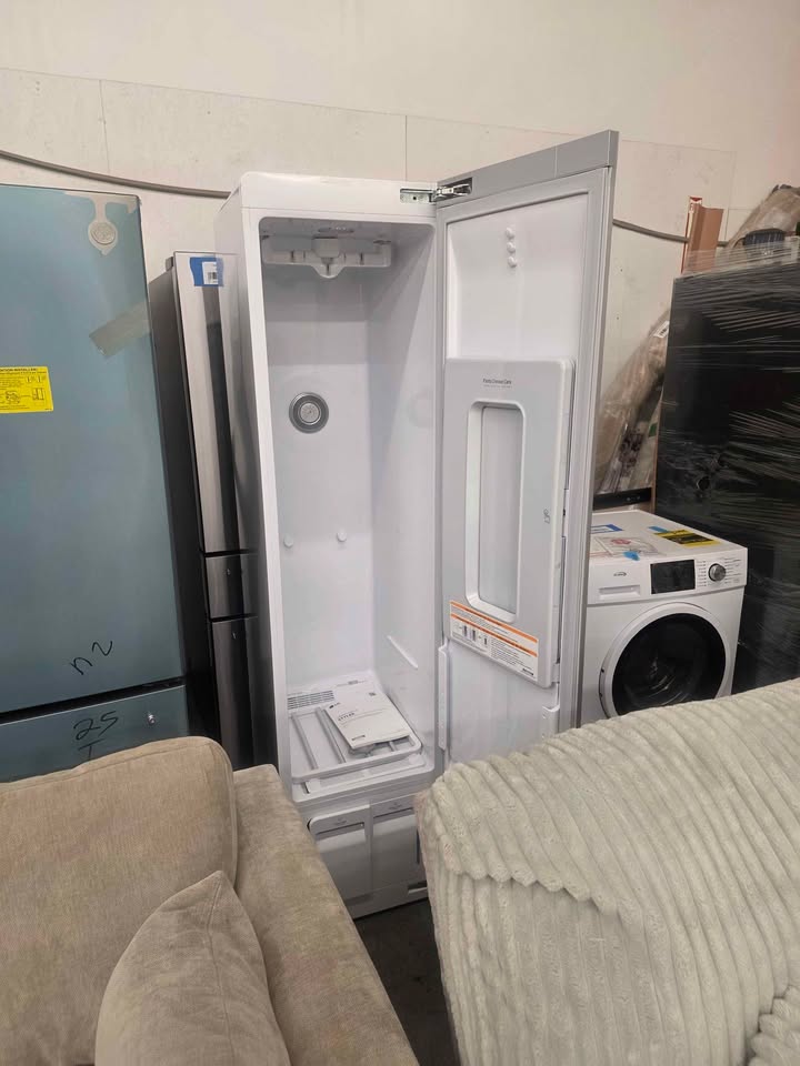 LG Styler Smart Wi-Fi Enabled Steam Closet with TrueSteam Technology and Exclusive Moving Hangers - Image 8