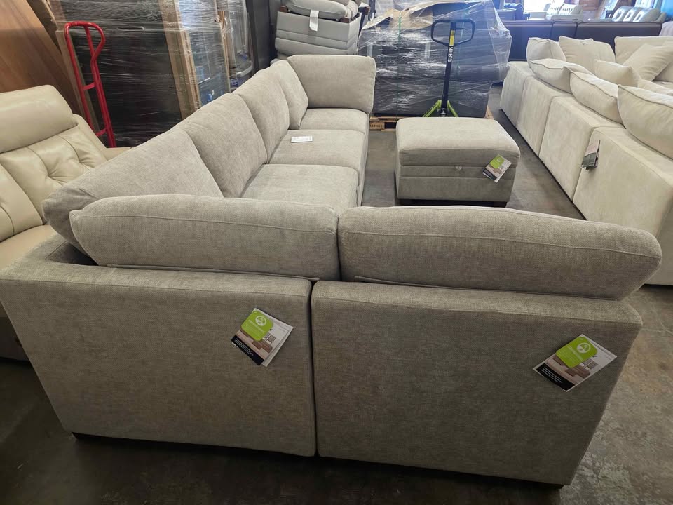 Thomasville Tisdale Modular Sectional 6-piece Taupe with Storage Ottoman - Image 7