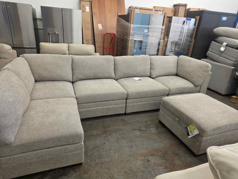 Thomasville Tisdale Modular Sectional 6-piece Taupe with Storage Ottoman - Image 8