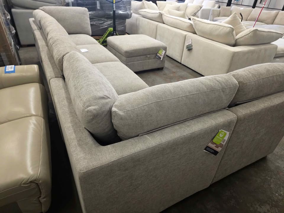 Thomasville Tisdale Modular Sectional 6-piece Taupe with Storage Ottoman - Image 9