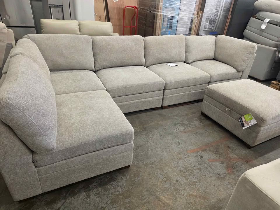 Thomasville Tisdale Modular Sectional 6-piece Taupe with Storage Ottoman - Image 10