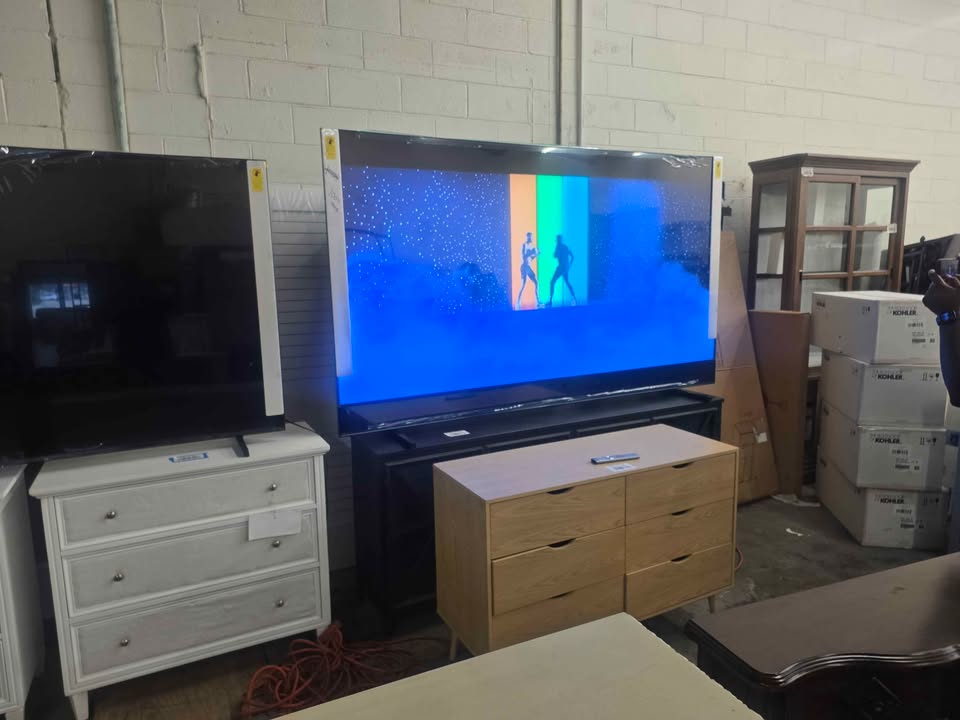 Hisense 100" Class U7 Series MiniLED ULED 4K Google TV ( Model# 100U75QG ) - Image 8