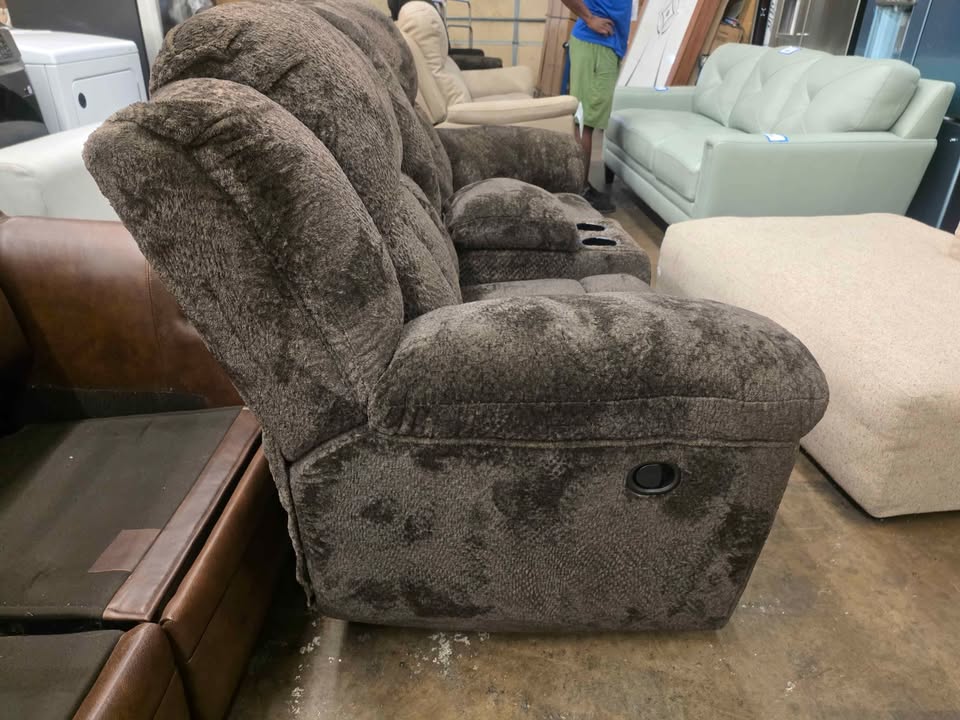 Frohn Manual Reclining Loveseat with Console ( Chocolate ) - Image 10
