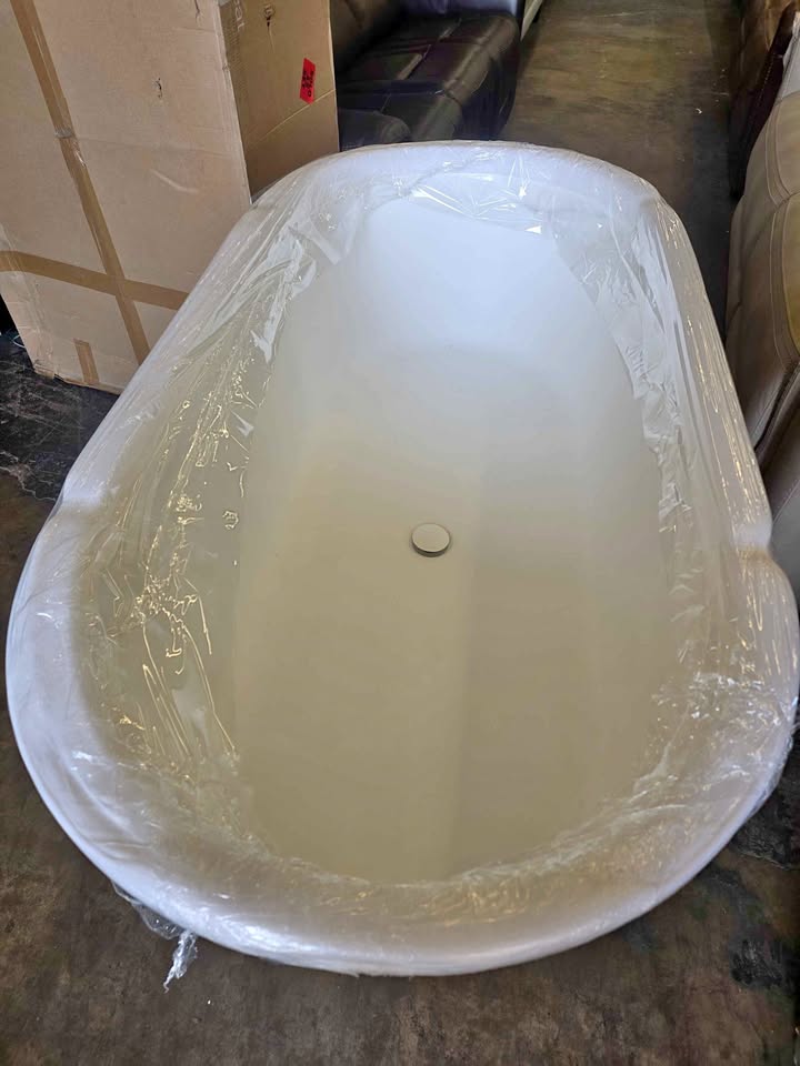 62 in. x 32 in. Stone Resin Freestanding Soaking Bathtub in Matte White with Drain