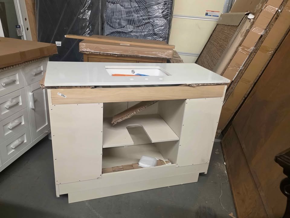 Stanfield 48in Beige Single Sink Bathroom Vanity ( Cracked Top in Pictures ) - Image 9