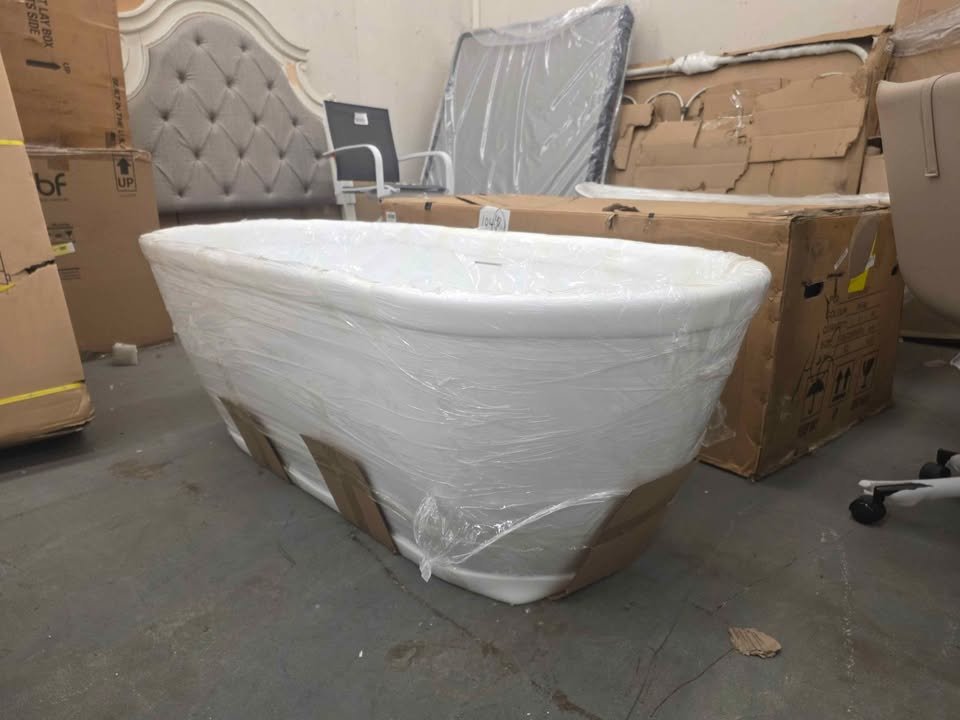 67" .X 31.5" Acrylic FlatBottom Double Ended Soaking Bathtub in White with Overflow Drain - Image 5