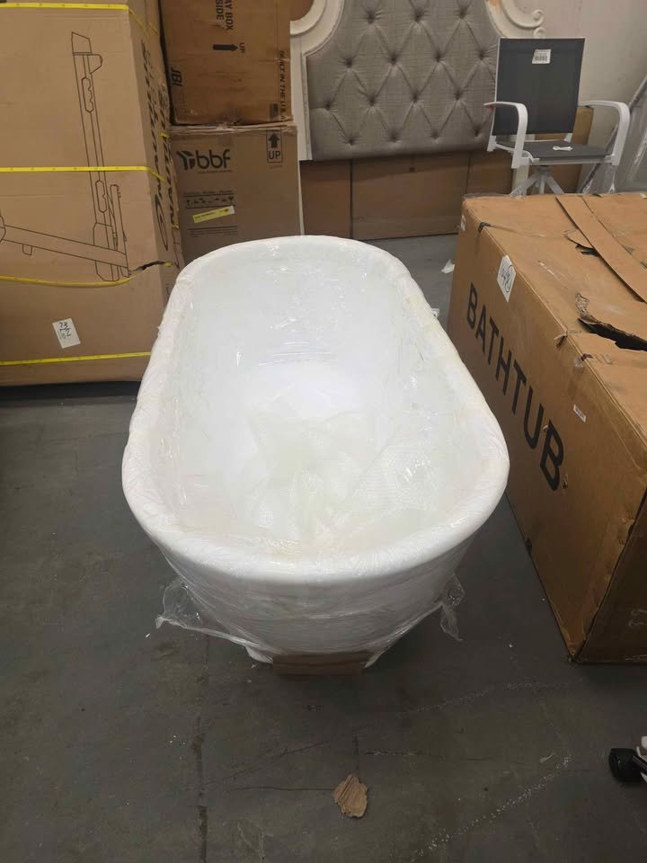 67" .X 31.5" Acrylic FlatBottom Double Ended Soaking Bathtub in White with Overflow Drain - Image 7