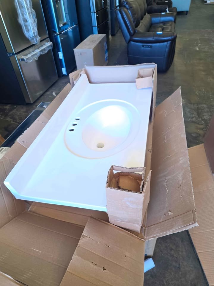 37 in. W x 19 in. D Cultured Marble Vanity Top in Solid White with Solid White Basin - Image 9