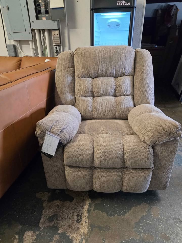 Kegler Manual Rocker Recliner ( Briar ) - Image 7