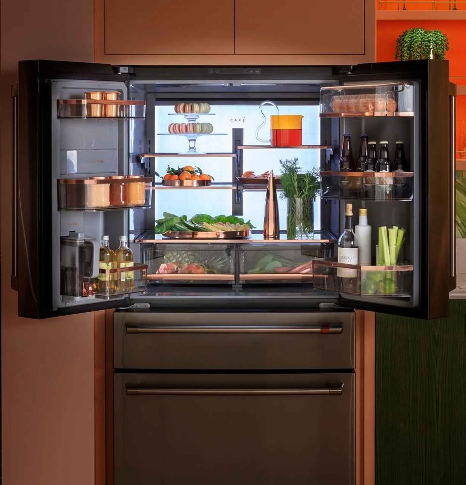 CAFÉ ENERGY STAR 28.7 Cu. Ft. Smart 4-Door French-Door Refrigerator / Dual-Dispense AutoFill Pitcher - Image 5