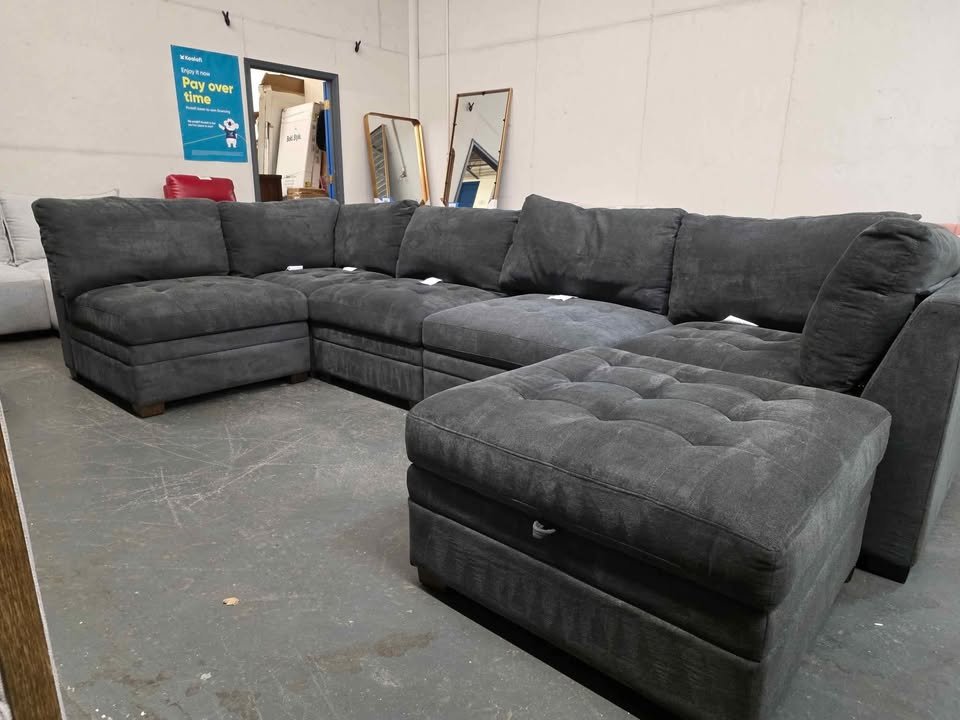 Thomasville Tisdale Modular Sectional 6-piece Dark Gray with Storage Ottoman - Image 5