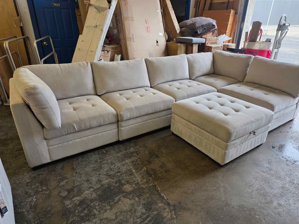 Thomasville Tisdale Modular Sectional 6-piece Beige with Storage Ottoman - Image 7