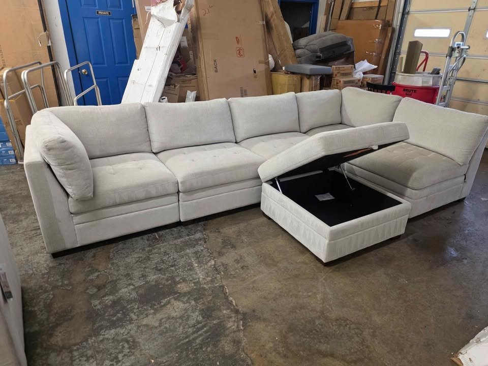 Thomasville Tisdale Modular Sectional 6-piece Beige with Storage Ottoman - Image 9