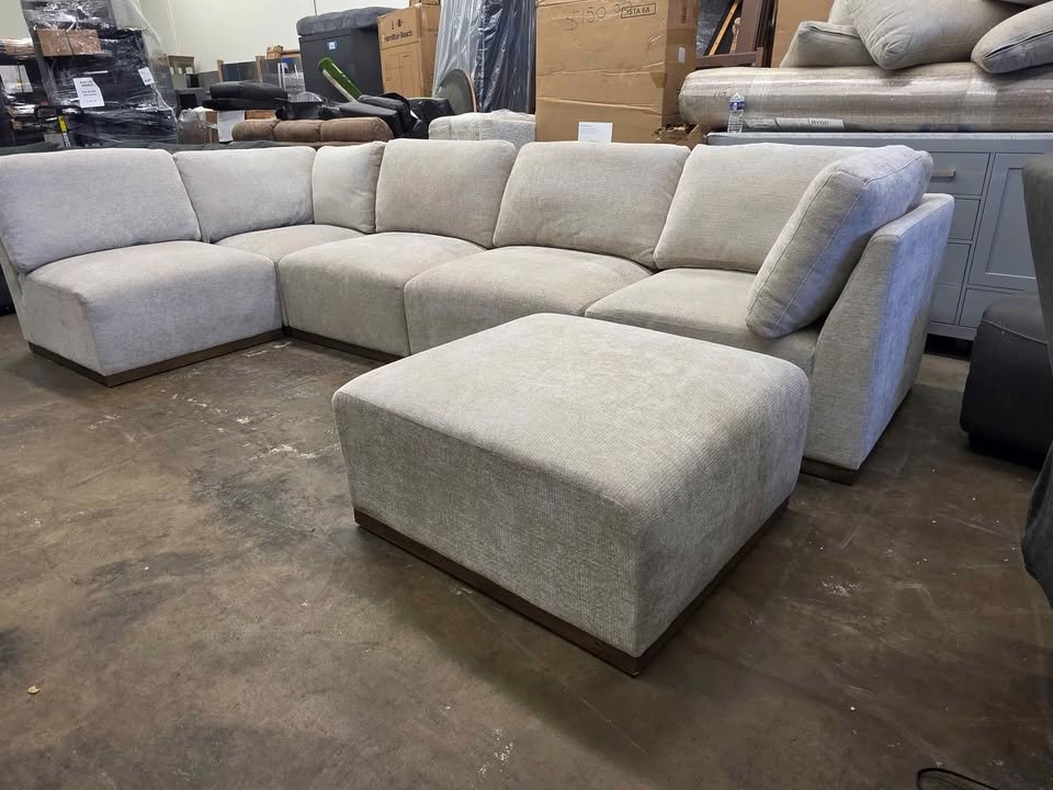 Henredon Murphy Fabric 6-piece Modular Sectional with Ottoman, Beige - Image 9