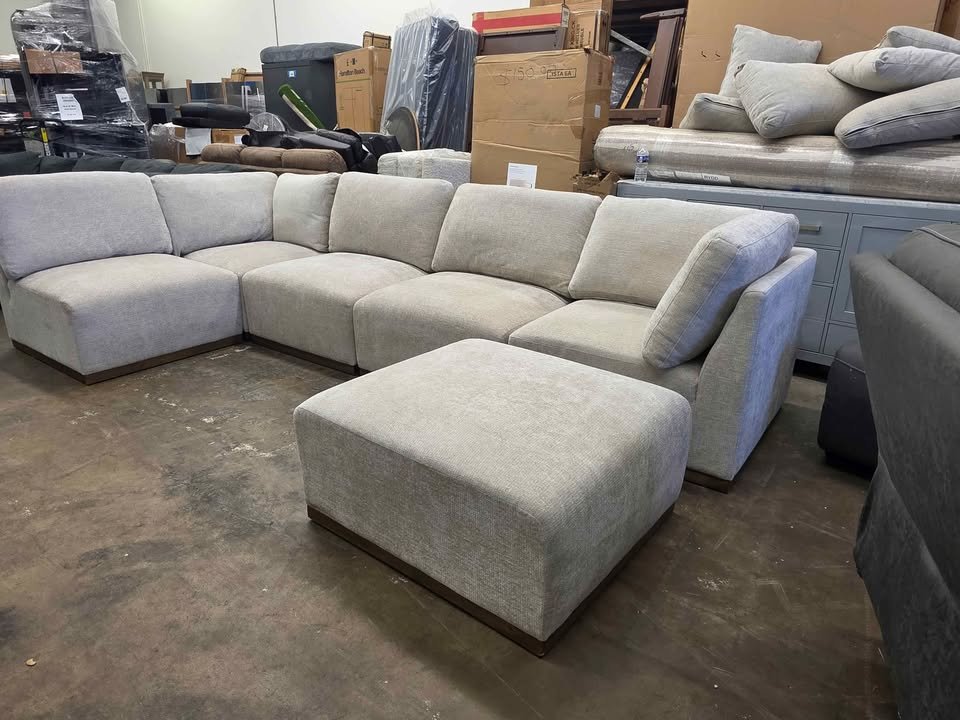 Henredon Murphy Fabric 6-piece Modular Sectional with Ottoman, Beige - Image 10