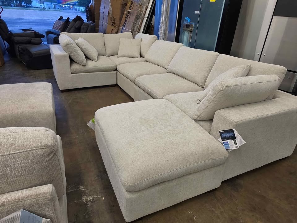 Thomasville Lowell 6-piece Modular Sectional - Image 8