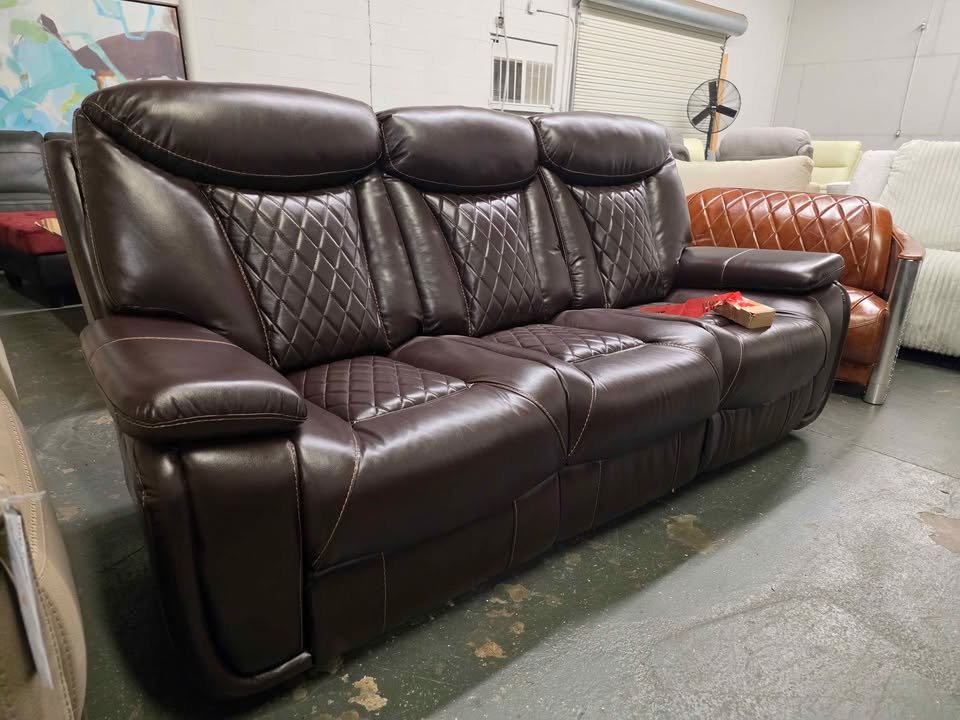 Madeira 84.6'' wide breathable leather pillow top arm power reclining sofa with diamond stitching - Image 10