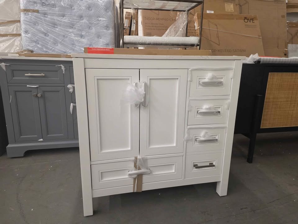 Roveland 36-in White Undermount Single Sink Bathroom Vanity with Carrara Natural Marble Top - Image 6