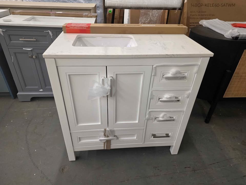 Roveland 36-in White Undermount Single Sink Bathroom Vanity with Carrara Natural Marble Top - Image 7