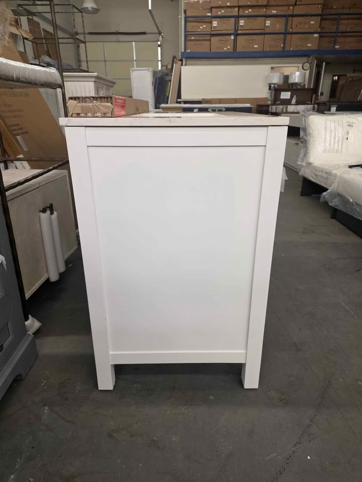 Roveland 36-in White Undermount Single Sink Bathroom Vanity with Carrara Natural Marble Top - Image 9