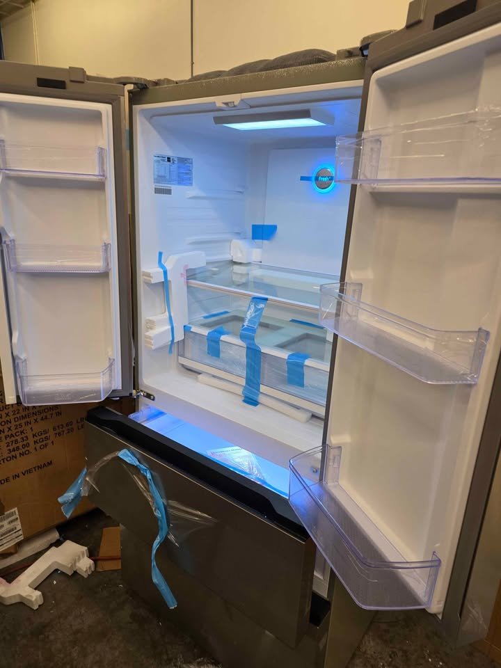 17.9 cu. ft. Countertop Depth Side-by-Side 4-French Door Refrigerator in VCM Stainless Steel Look - Image 8
