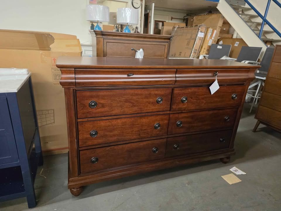 Liberty Traditions Rustic Cherry 8 Drawer Dresser - Image 6